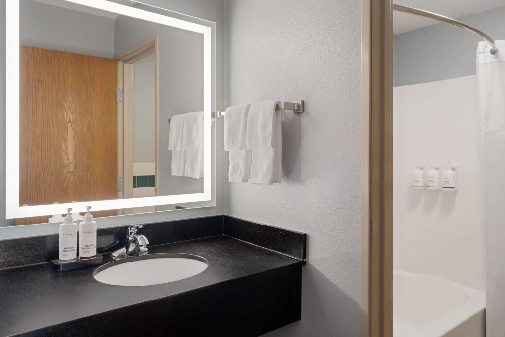 AmericInn by Wyndham Grand Forks