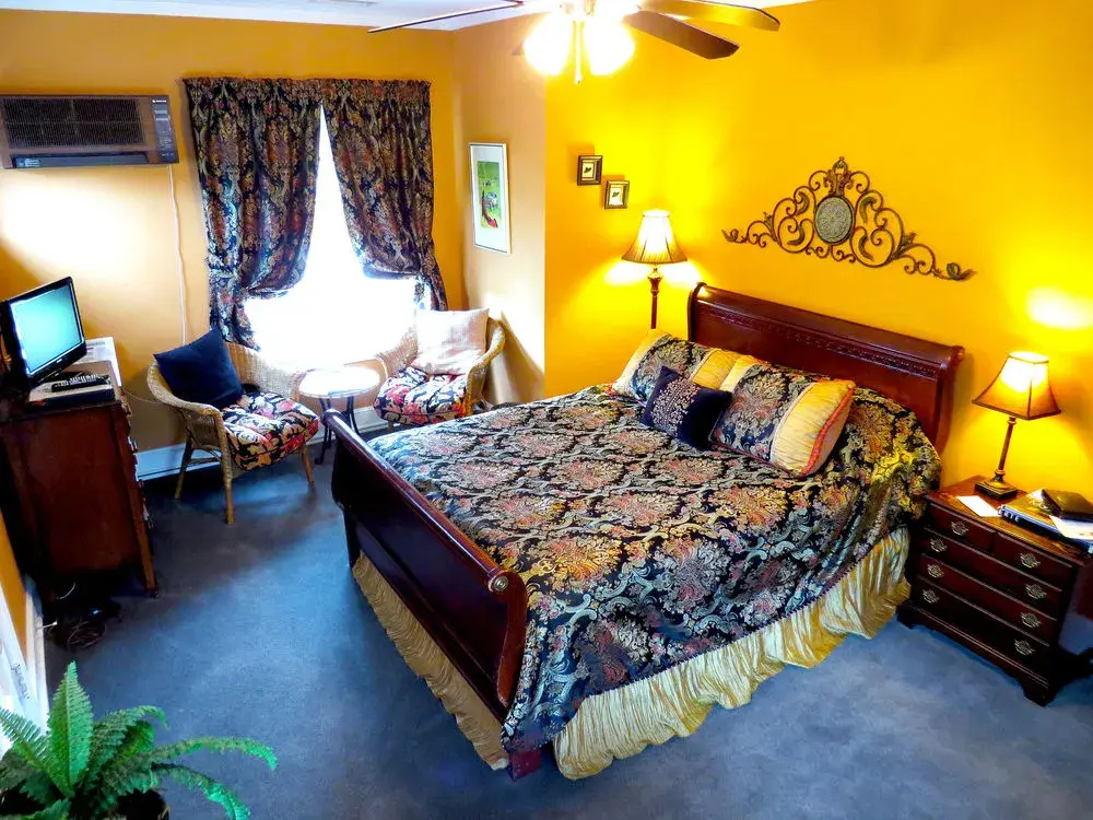 Inn on Crescent Lake Bed and Breakfast