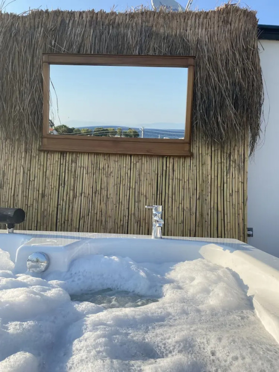 LAGOM HOTEL