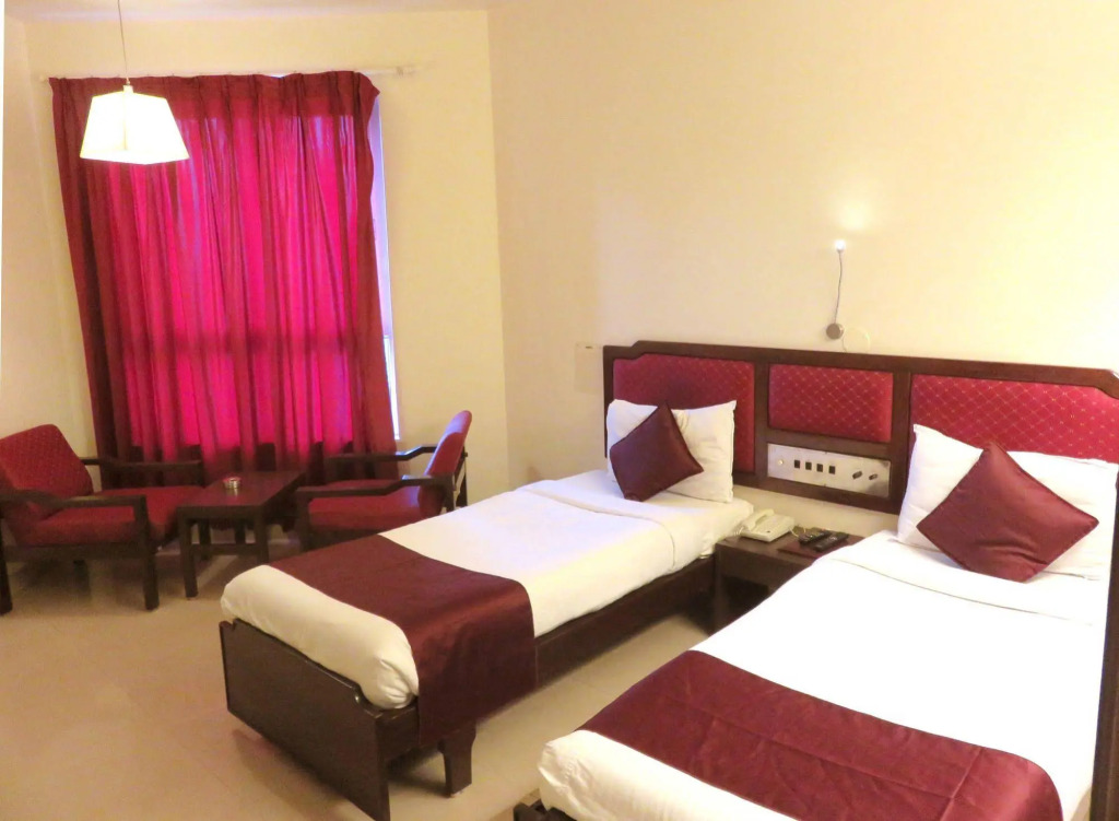 Hotel Ashish Plaza