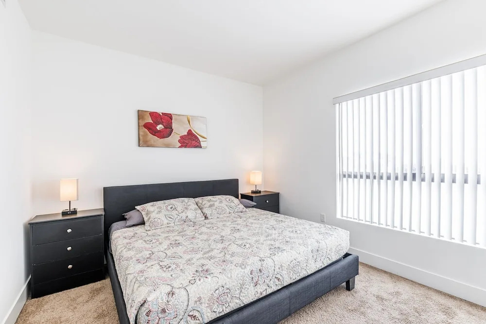 Brand new 2 Bedroom Apartment on Hawthorn Ave Hollywood 2 Apts by RedAwning