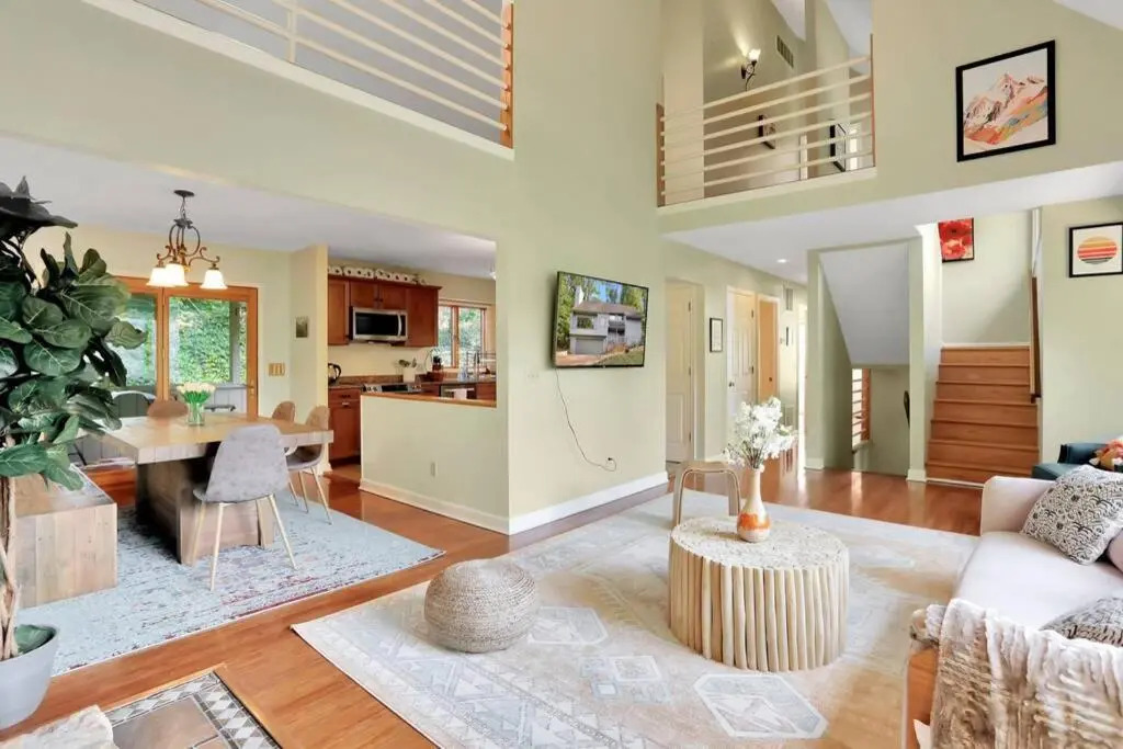Massanutten retreat- skiing, hiking, river, resort