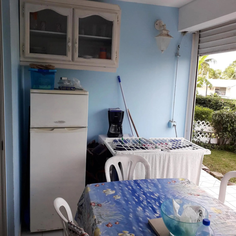 Appartement de 2 chambres avec jardin clos a Le Moule a 1 km de la plage