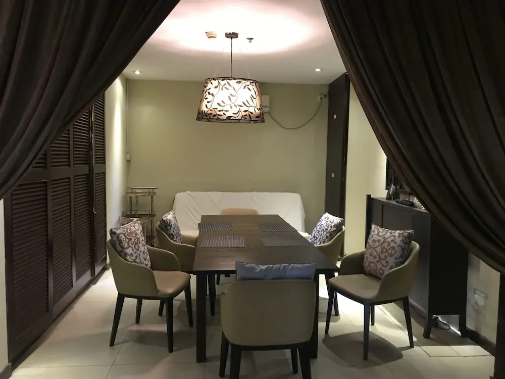 Shanghai Baron Business Hotel