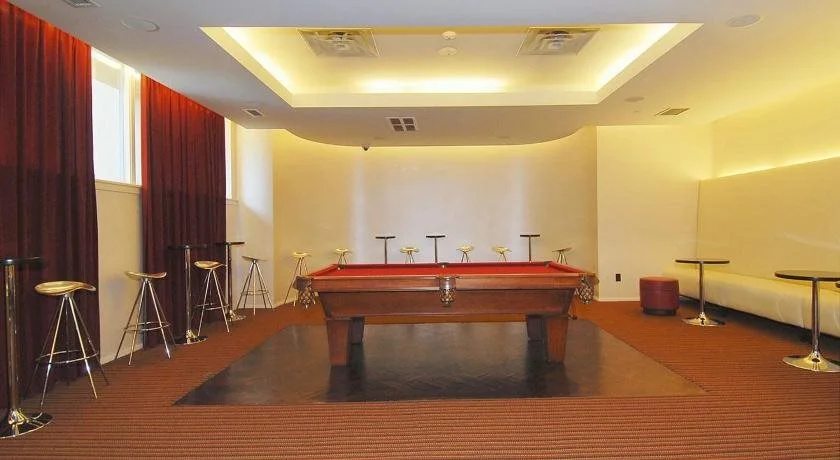 Royal Stays Suites - Blue Jays Way