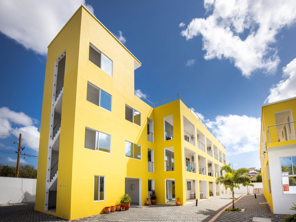 Jan Thiel's Hidden Gem! 2BR Apt W/ Pool & Free Parking