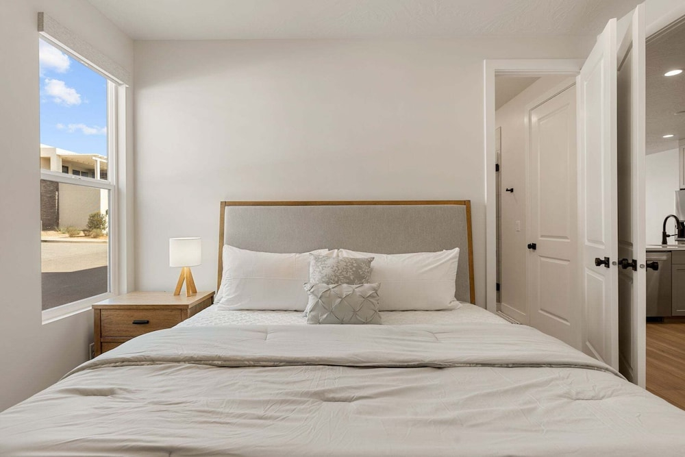 Rockaction Destination 5 Bedroom Townhouse