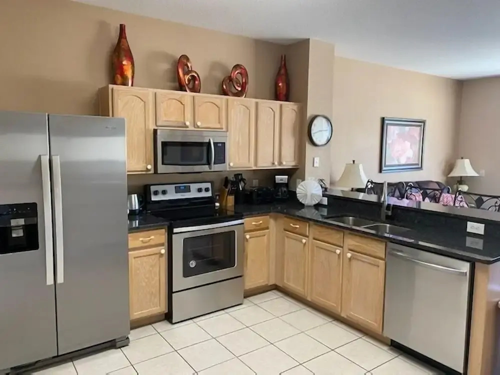 3 Br 2 Miles To Disney, Pool, Free Wifi And More 3 Bedroom Townhouse by RedAwning