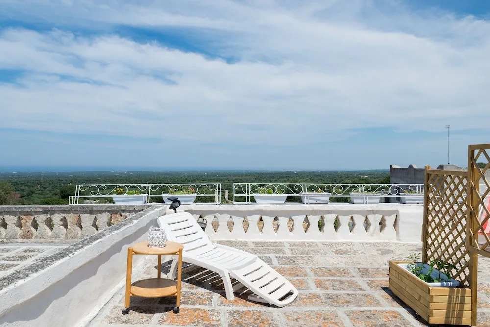 Sea and the City Apartments by Wonderful Italy
