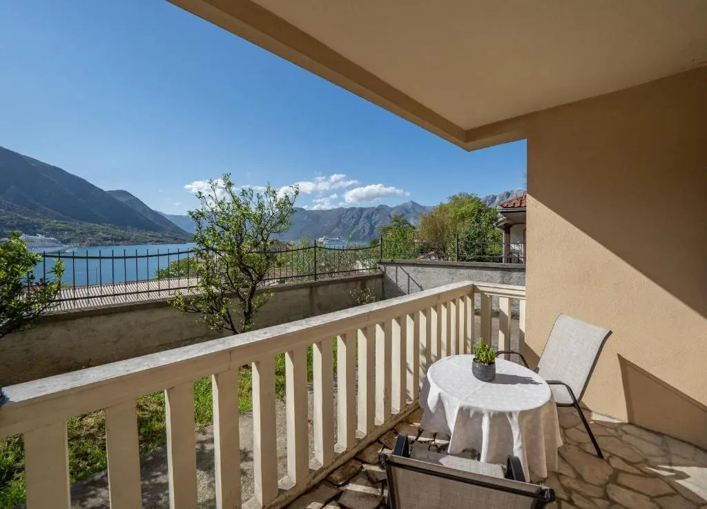 3M - Stylish studio apartment with terrace