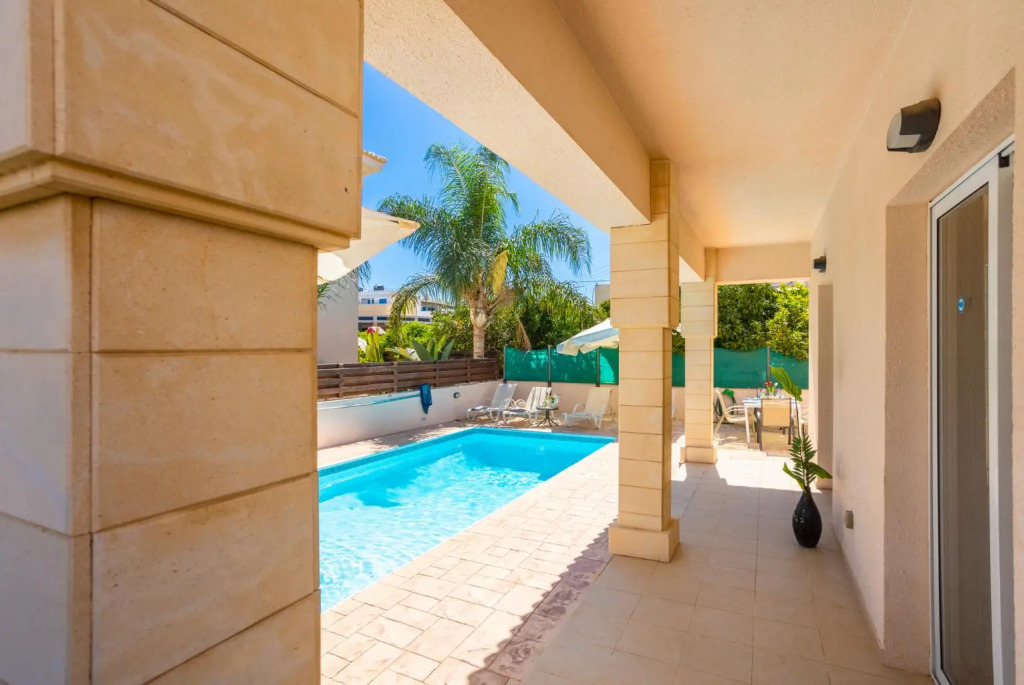 Villa Miracle