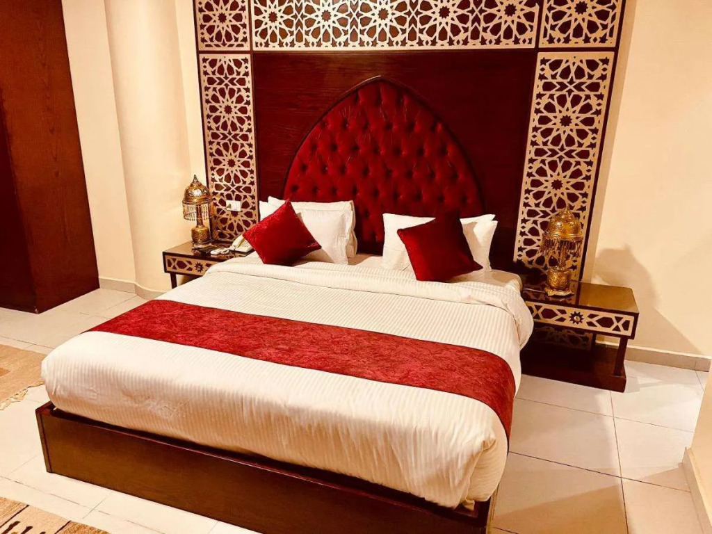 Eco green pyramids hotel