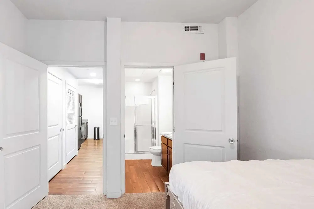 Spacious 3BR Apartment Central to All