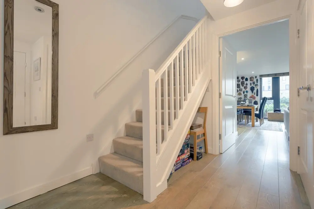 Modern 3 Bedroom Duplex Apartment in Stepney