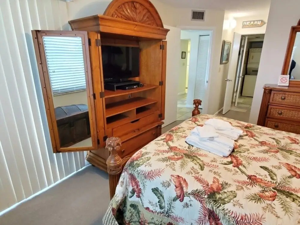 Ocean Ge Club C36 1 Bedroom Condo by RedAwning