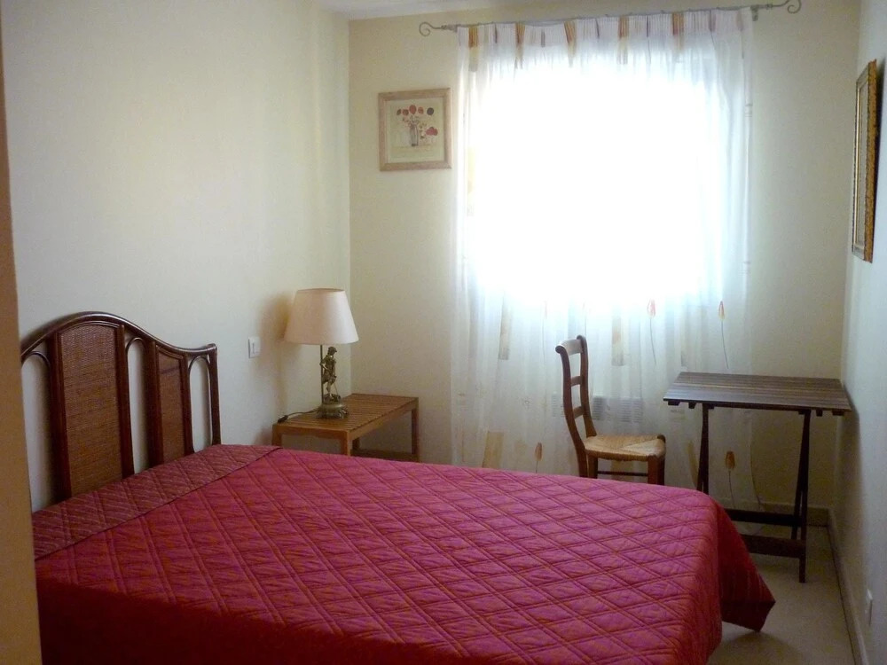 Bright Apartment in St Raphael with a Balcony, Great Views And AC