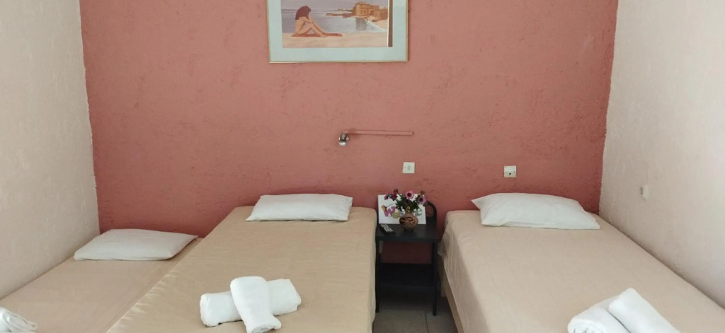 CLEO ROOM WITH YARD IN MALIA 250m FROM THE BEACH