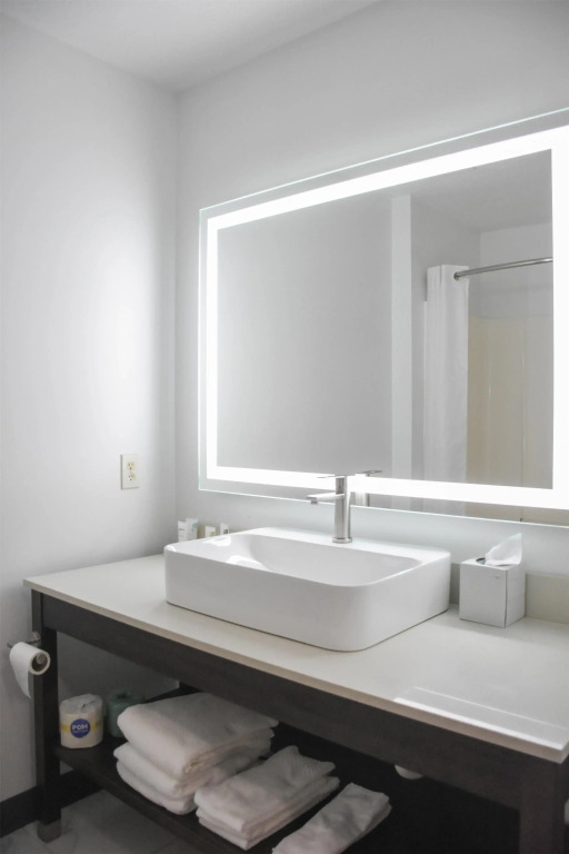 Country Inn & Suites by Radisson, Bloomington-Normal West, IL