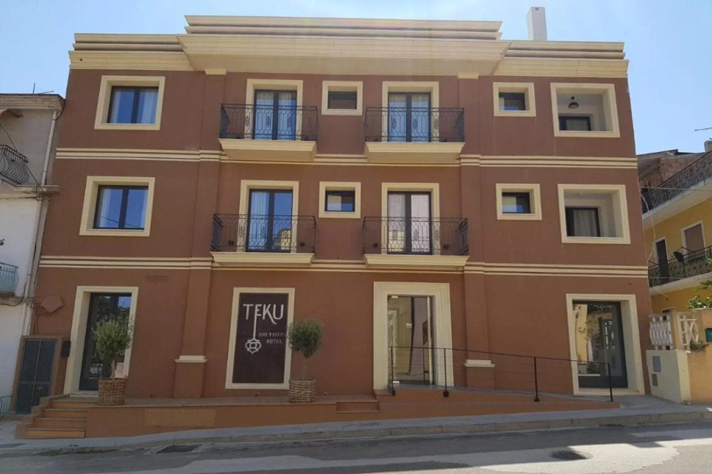 Teku Boutique Hotel