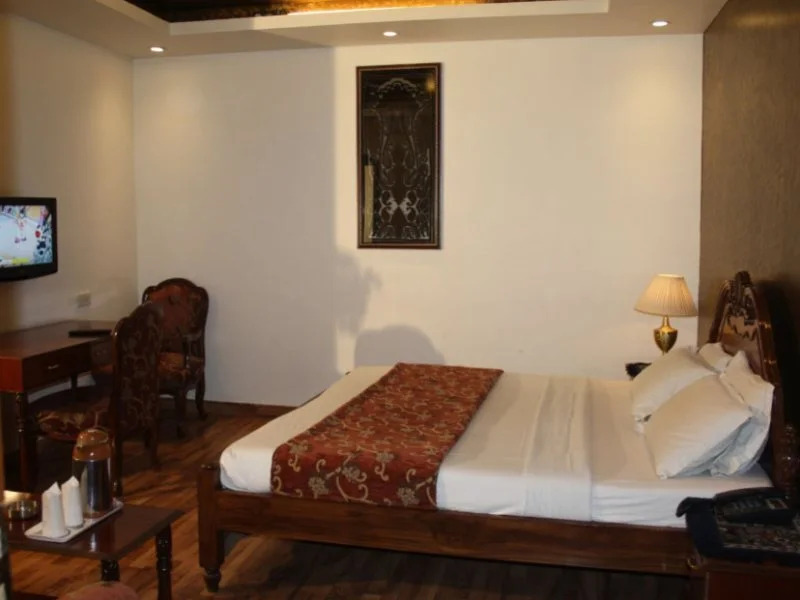 Hotel Royal Gold Palace Near Ganga Ram and BLK Hospital