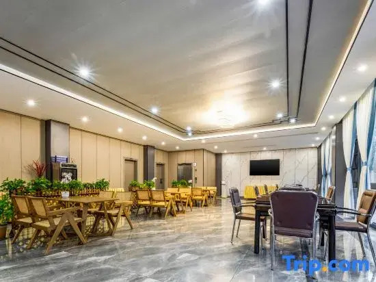 Dujiangyan Anyin Chuntang Hotel (High speed railway station in Qingcheng Mountain Scenic Area)