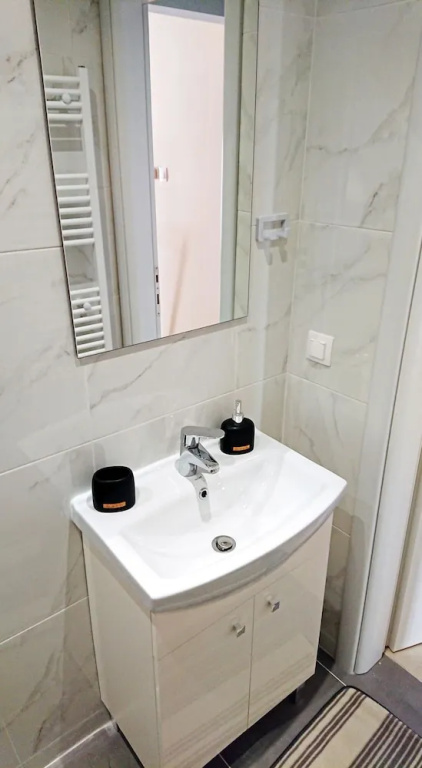Monad Apartments Karaoli