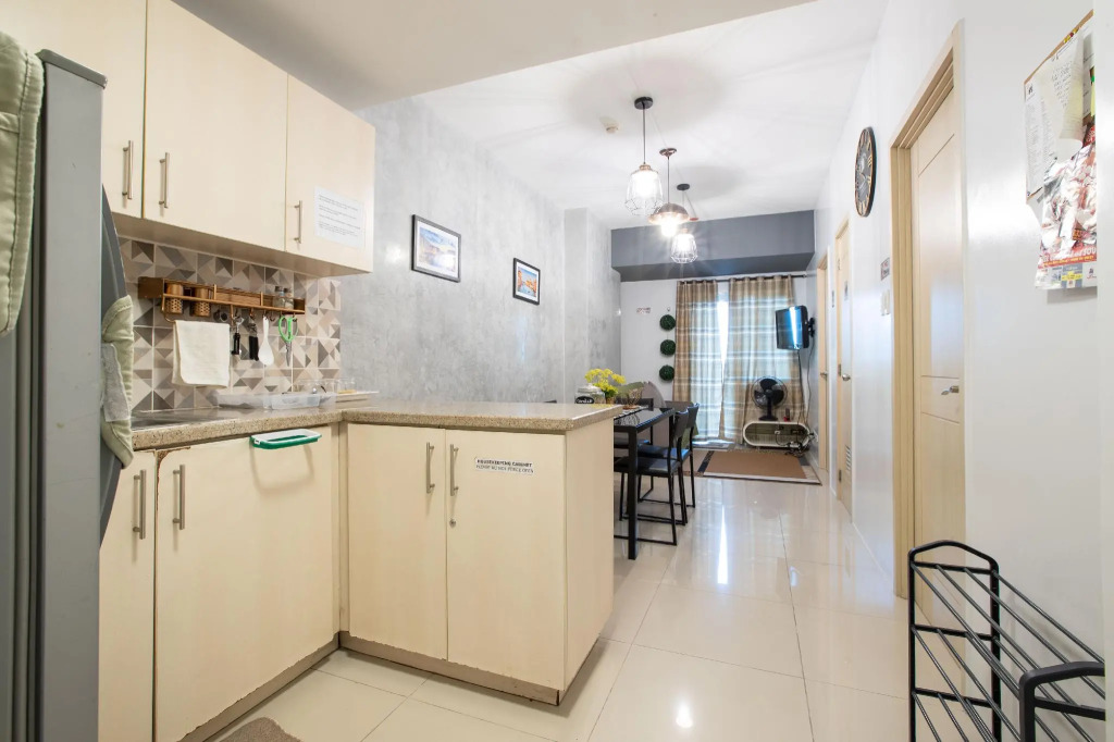 EDSA QC SM North 2BR Vacation Condo | Balikbayan