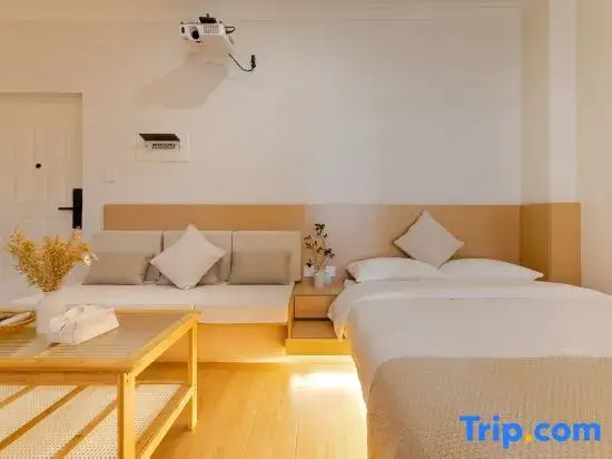 Panda Trapped · Full Suite | Designer Vacation Homestay (Chengdu Panda Base Branch)