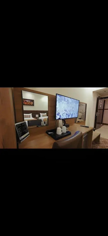 Golden Luxury Hotel