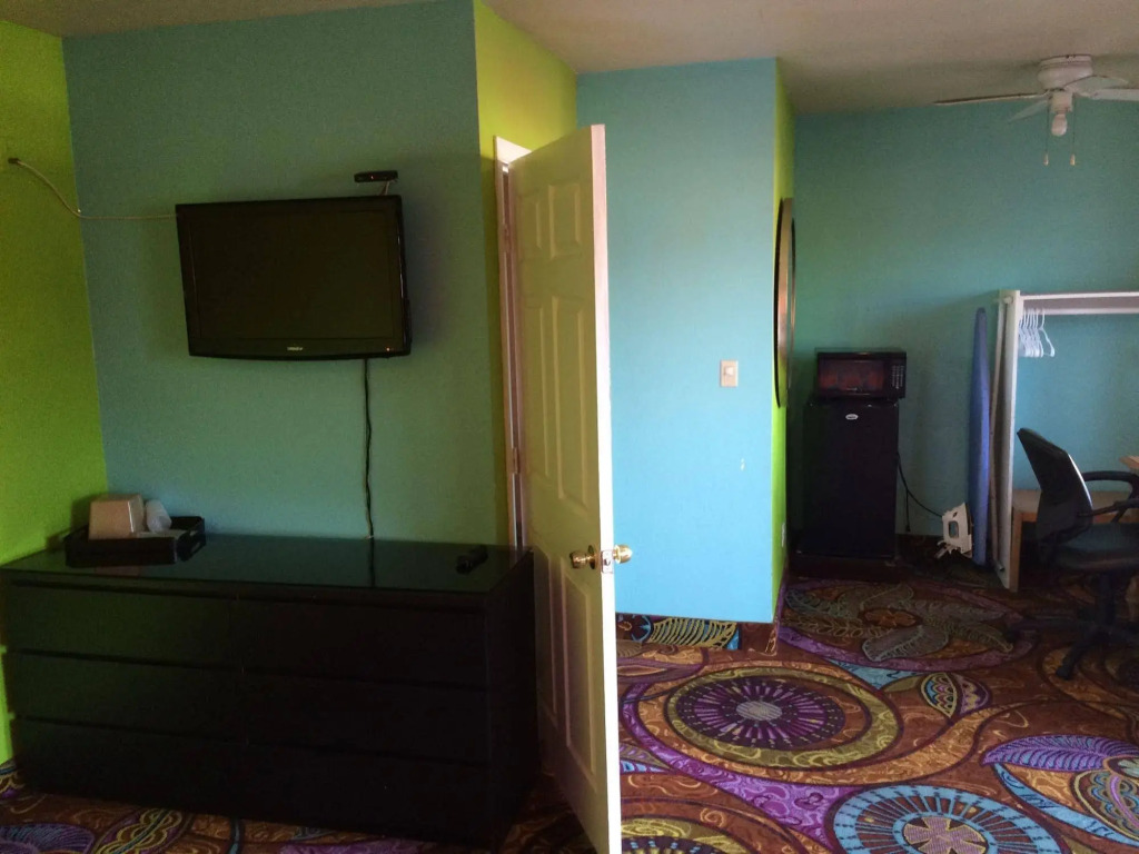 Long Beach Motel