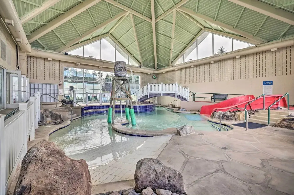 Ski-in/out Condo in Snowshoe Mountain Resort!