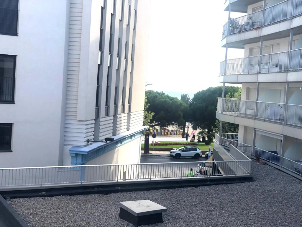 PALMERAS - Apartamento en el centro de Roses - cerca de la playa - terraza - wifi