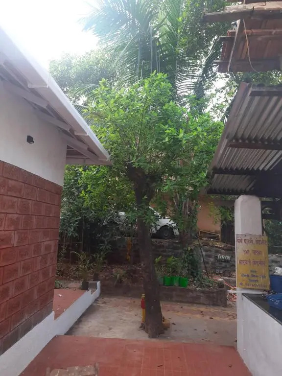 Triskelion - Bed and Breakfast, Family home stay by Joshi Brothers