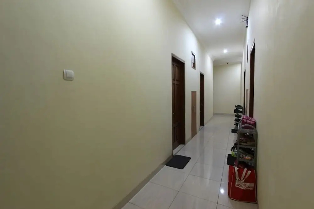 RedDoorz @ Jakal Bawah