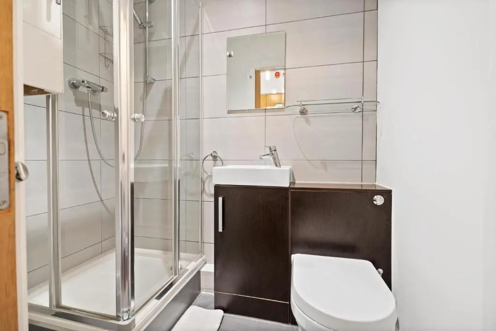 Nice 2 Bed Flat near O2 Academy & Clapham Old Town for 4 people