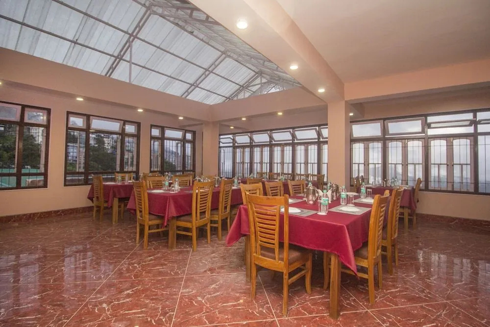 Townhouse OAK Hotel Regal Residency