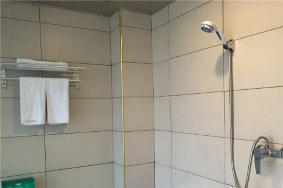 Junyi Business Inn