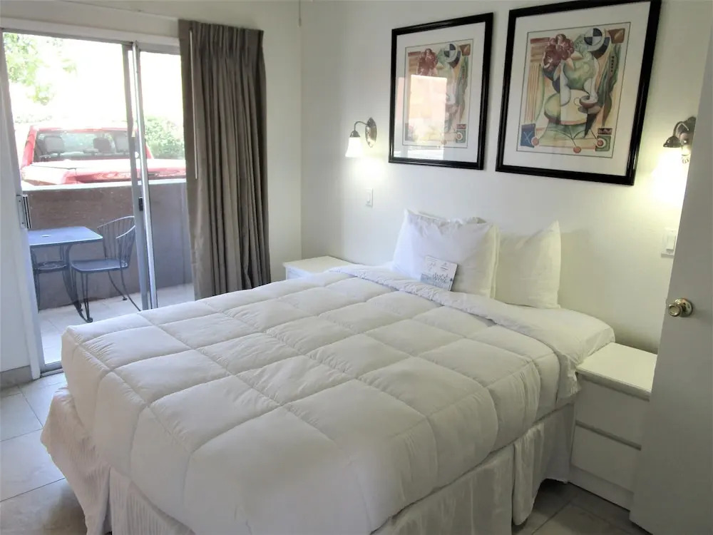 Park Suites at 145 - One Bedroom Apartment