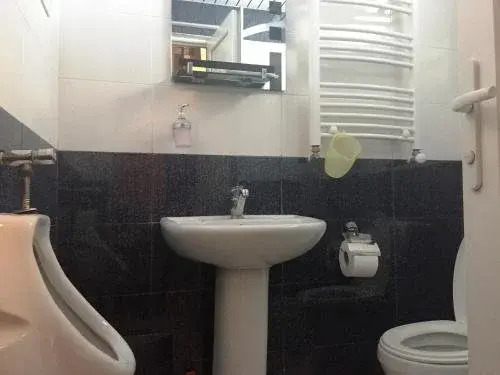 Hotel Adventure