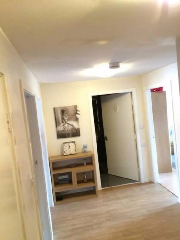 3 Bedroom Flat Near City Centre With Parking