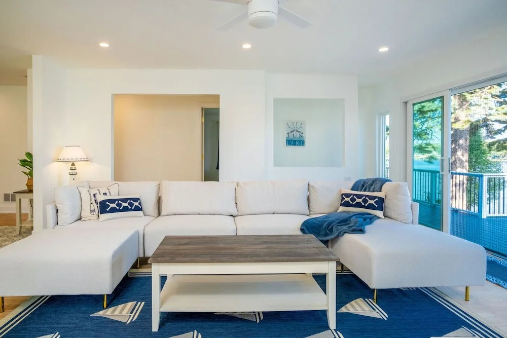 The Blue Sapphire on Mineola Bay - 3br/3ba Luxury Lakefront Home on Mineola Bay Stunning Views on Chain O Lakes