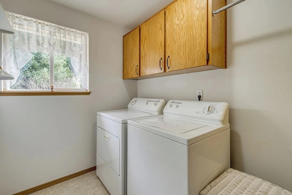 Ocean City Home w/ Fenced Yard: 1 Mi to Beach