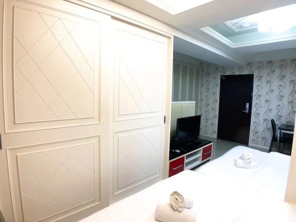 Q square Garden Apartment 13