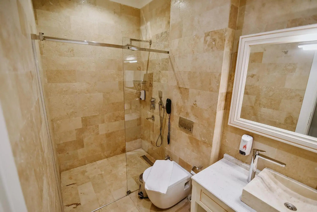 Royal Comfort Hotel