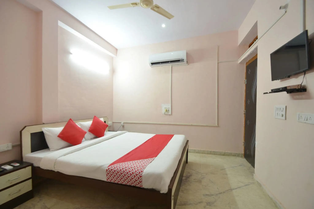 OYO 18515 Hotel Jal Mahal Jhalak Palace