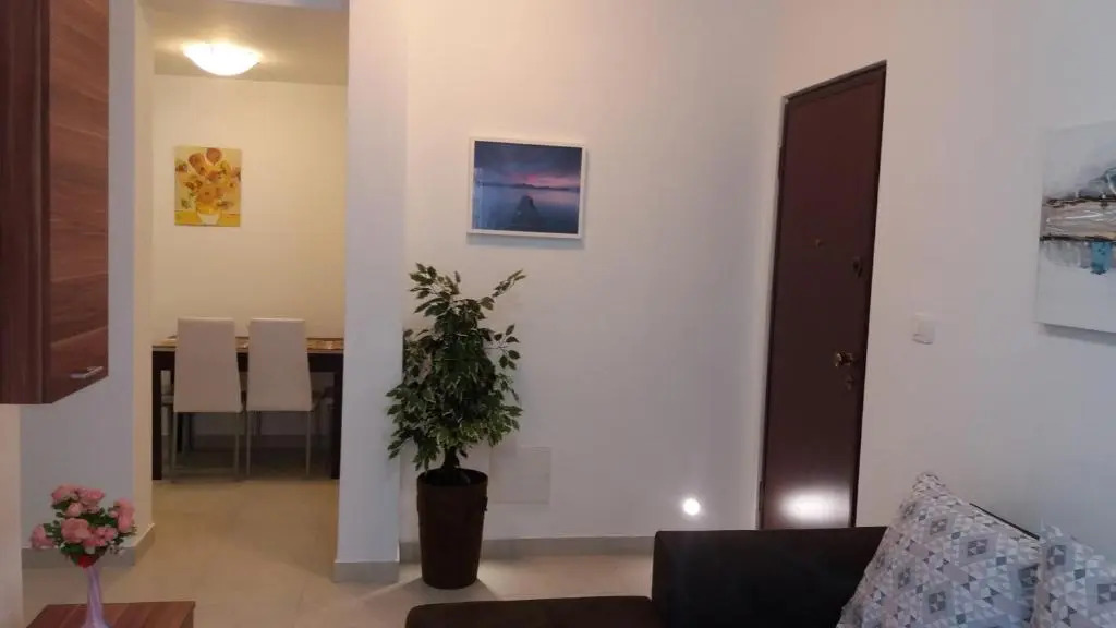 Apartments Brides Rock