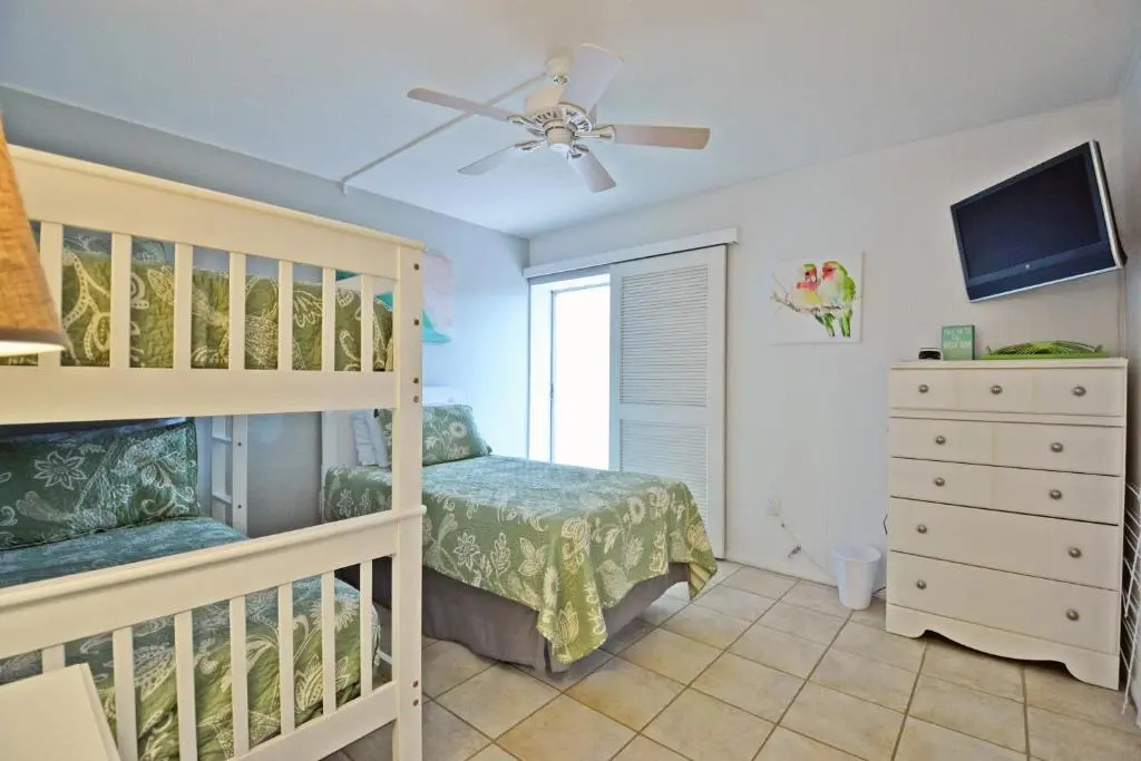 Sea Club II 5955 #8E