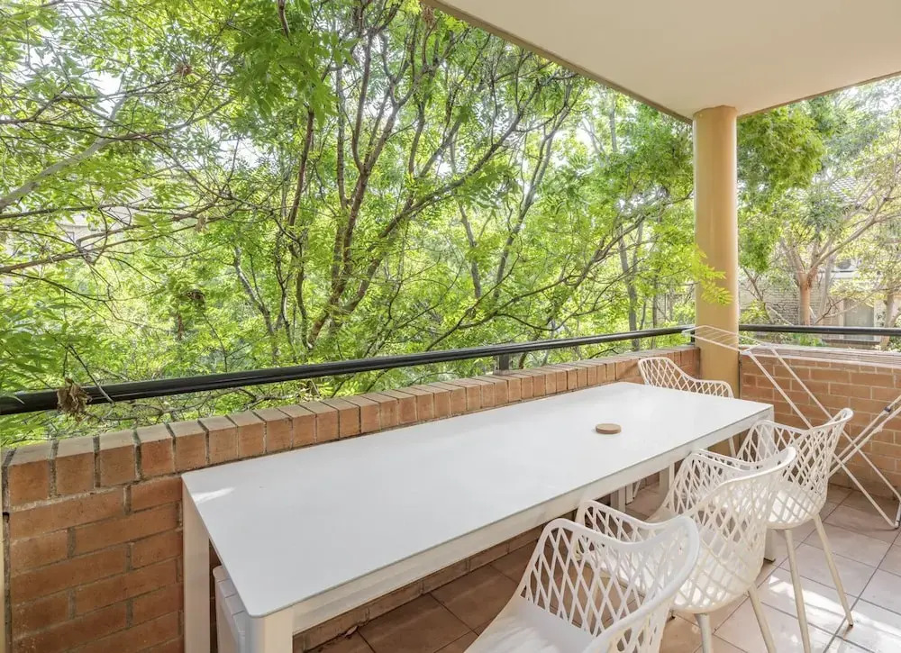 Kozyguru | Homebush West | 3-Beds Apt With Parking
