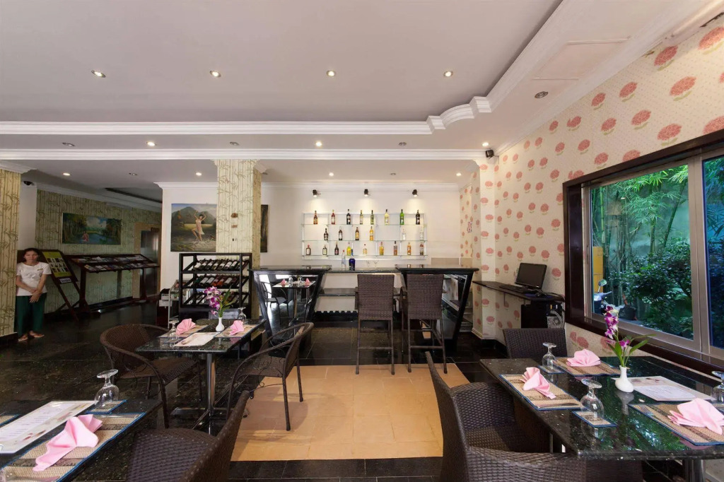 Parklane Hotel