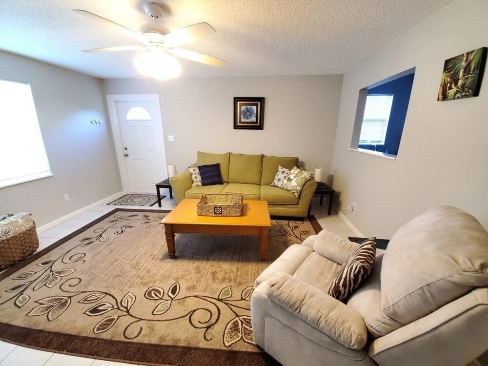 The Summer House - All 4 Bedroom Home by Redawning